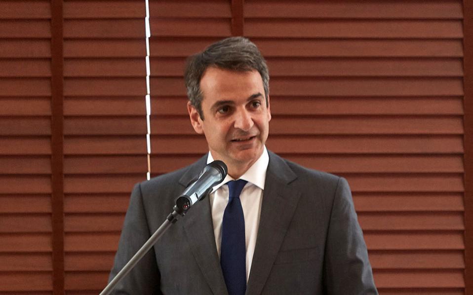 Mitsotakis makes fresh call for snap election