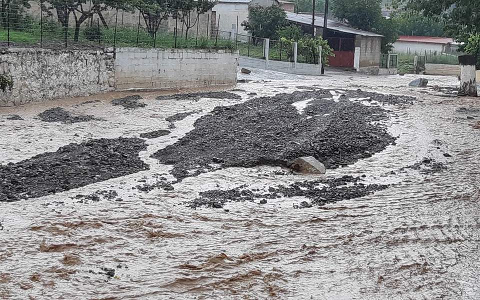 Heavy rain leads to flash flooding in central Greece