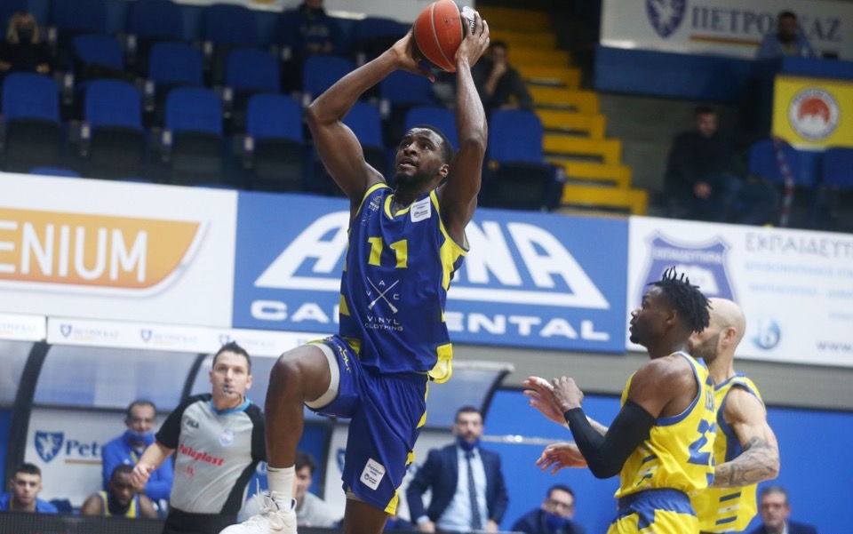 Lavrio upsets leader Peristeri in Basket League