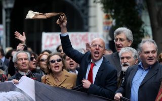 Athens lawyers, notaries extend walkout through Feb 22