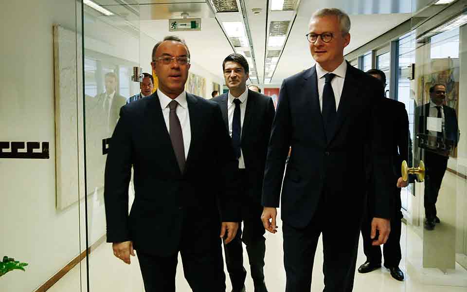 France supports Greek demands for more fiscal space