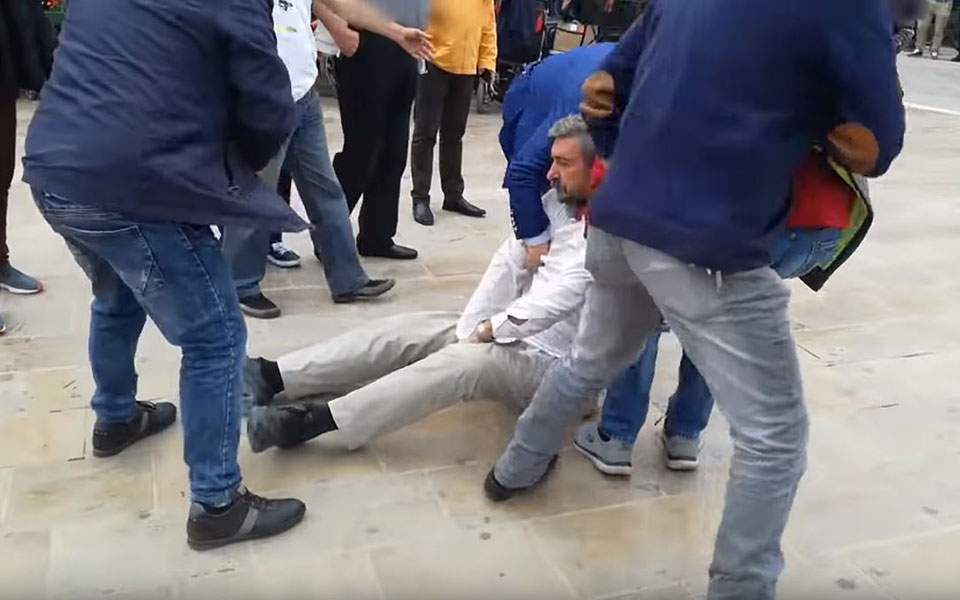Police opens probe into mistreatment of protester in Lefkada