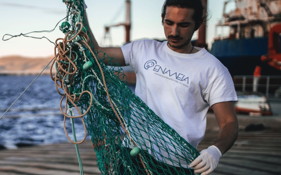 Fifth-generation Piraeus fisherman named Europe’s Young Champion of the Earth