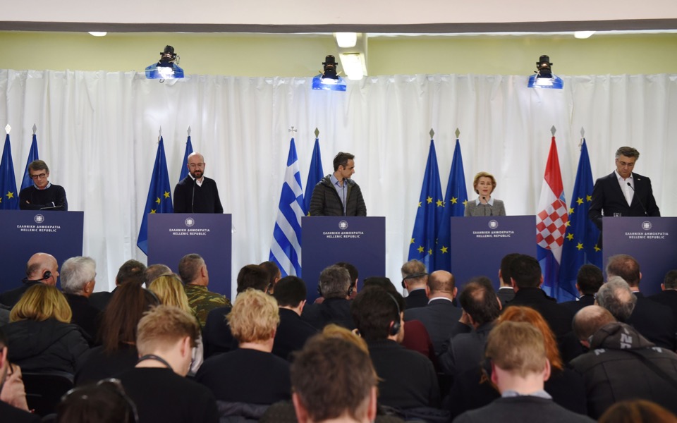 Mitsotakis says migrant crisis has become ‘asymmetrical threat’