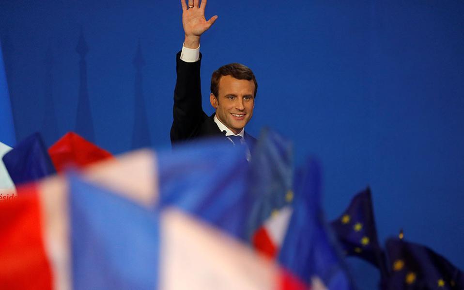 Macron tells Tsipras France hopes to ease Greek debt