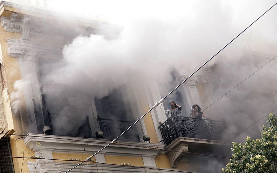 Politicians mark anniversary of fatal Marfin Bank arson attack