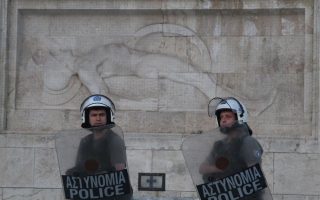 riot-police-come-under-attack-in-exarchia
