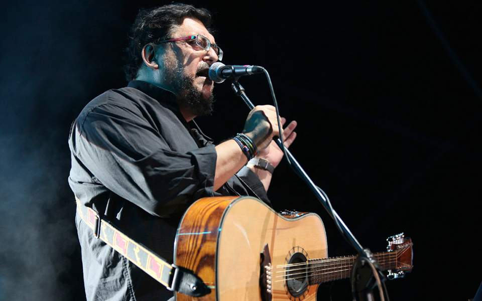Singer-songwriter Lavrentis Machairitsas dies aged 63