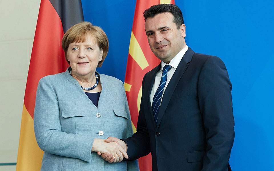 Merkel in FYROM to back ‘yes’ vote on referendum