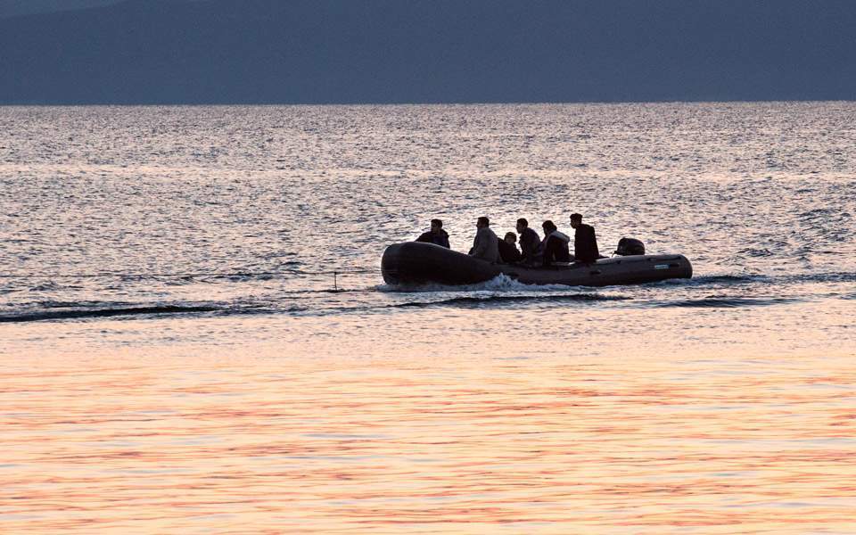 Greek Coast Guard fires warning shots against migrant boat