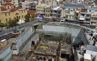 work-on-metro-extension-to-piraeus-comes-to-a-halt