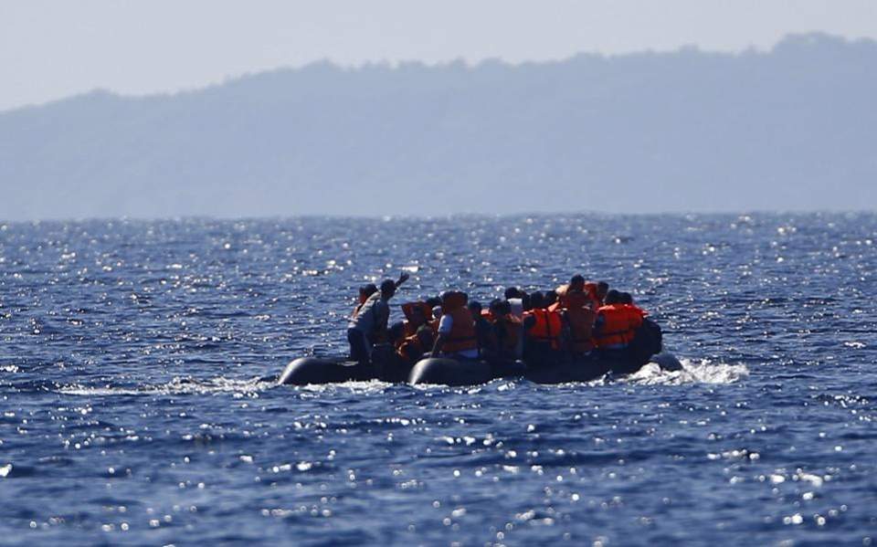 Greece arrests two for migrant smuggling