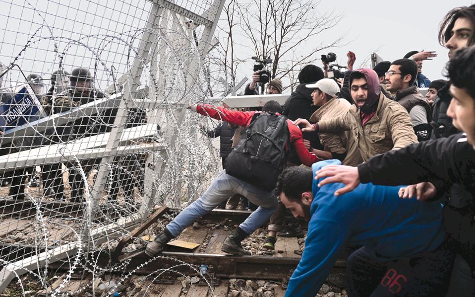 More than 7,000 migrants on Greece-FYROM border