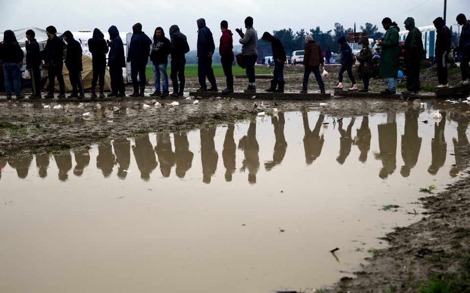 Athens and Skopje in blame game over refugees