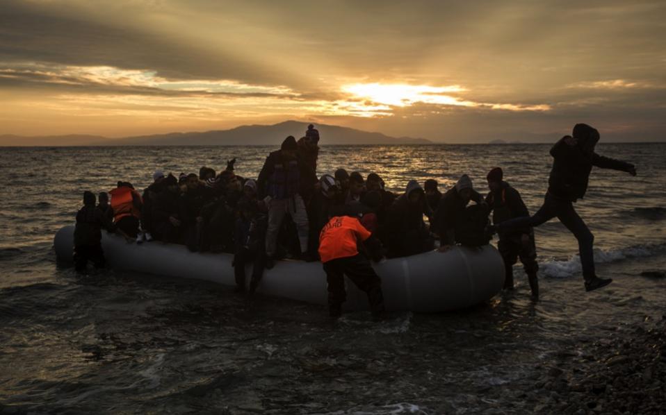 More than 102,500 people crossed to Greece in 2016, IOM says