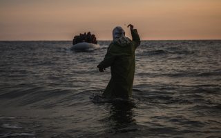 More migrants land on Greek islands