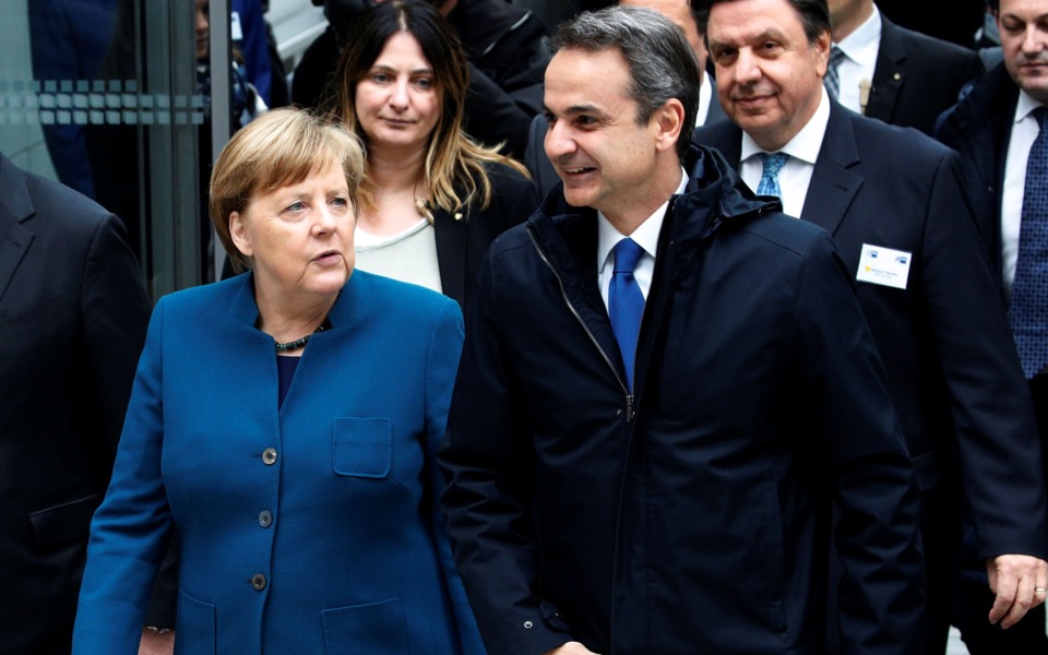 Merkel lauds Greek border stance