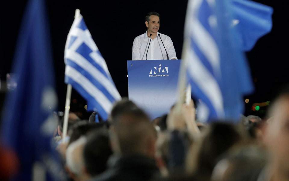 ‘Greece will turn blue on Sunday night,’ says ND leader in final campaign speech