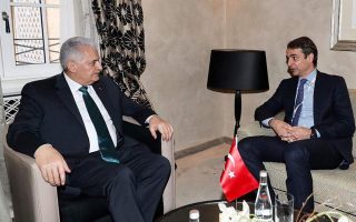 Mitsotakis meets Turkish PM in Munich