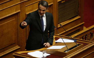 Mitsotakis slams gov’t over PPC selloff plans, frigate confusion