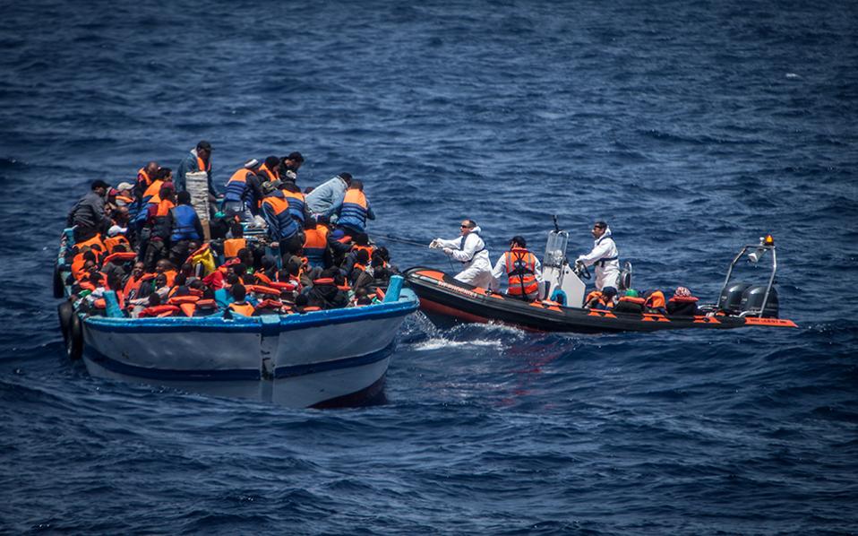 More than 1,600 boat people rescued by MOAS since late Dec