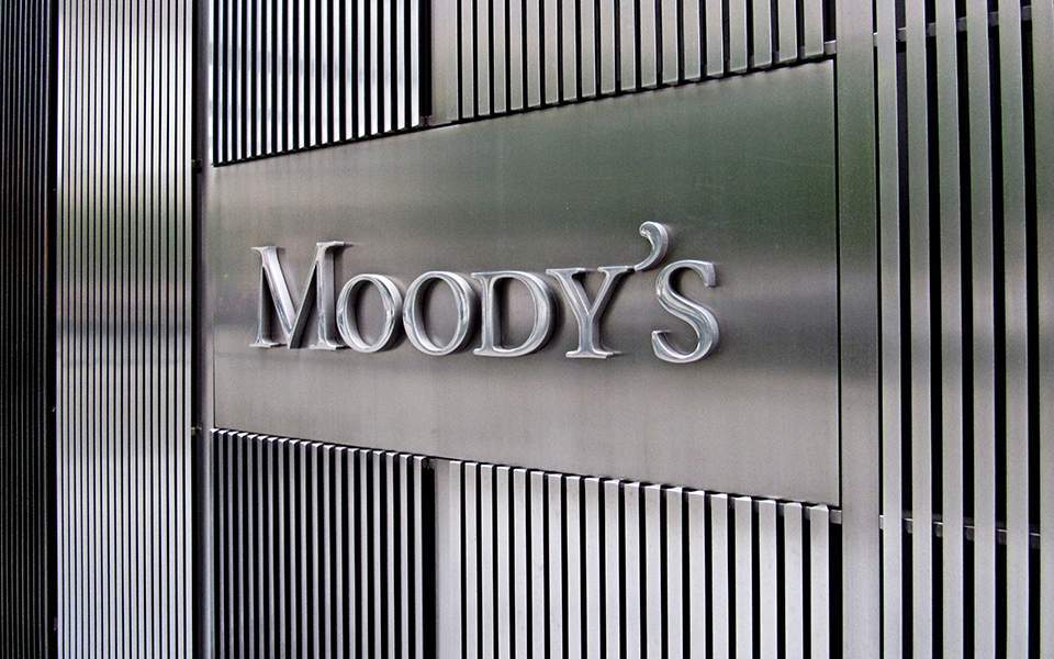 Moody’s upgrades Greek outlook to ‘Positive’