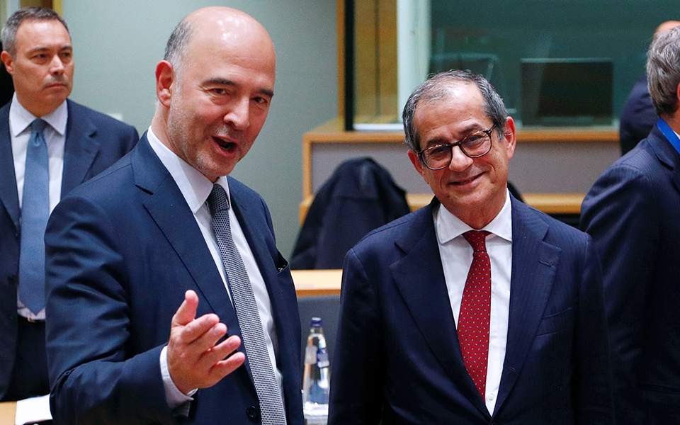 Moscovici meeting Tsipras to push for completion of key reforms