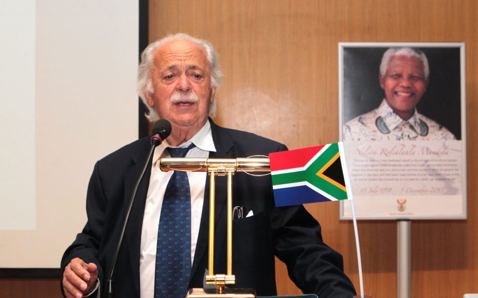Greek-South African human rights lawyer George Bizos dies at 92