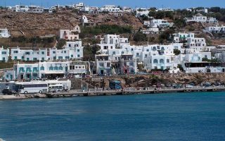 Experts to discuss Mykonos curfew, mandatory vaccinations