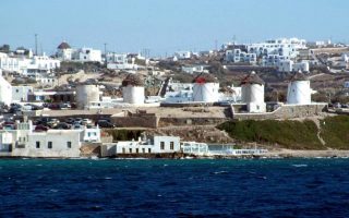 Mykonos, Santorini under stricter quarantine