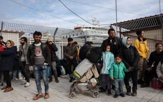 another-604-migrants-bound-for-deportation-to-be-transferred-to-the-mainland