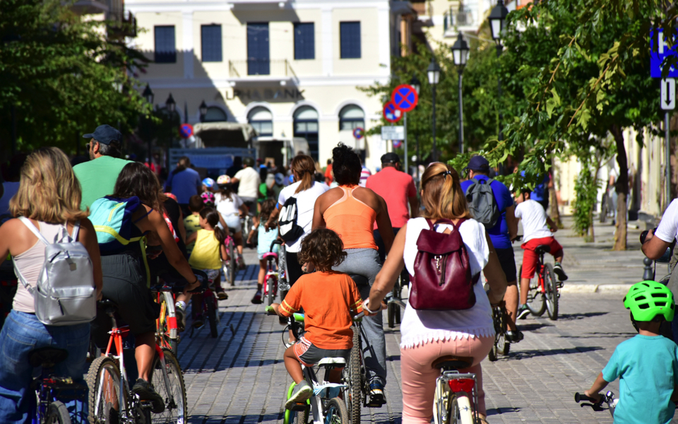 Residents of Nafplio take to their bicycles