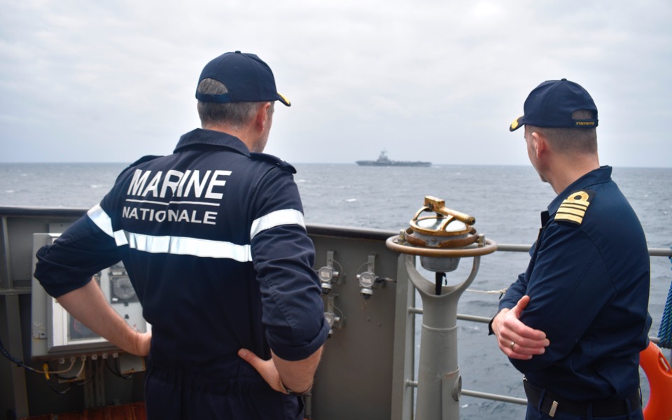 French Navy commander visits Greek frigate