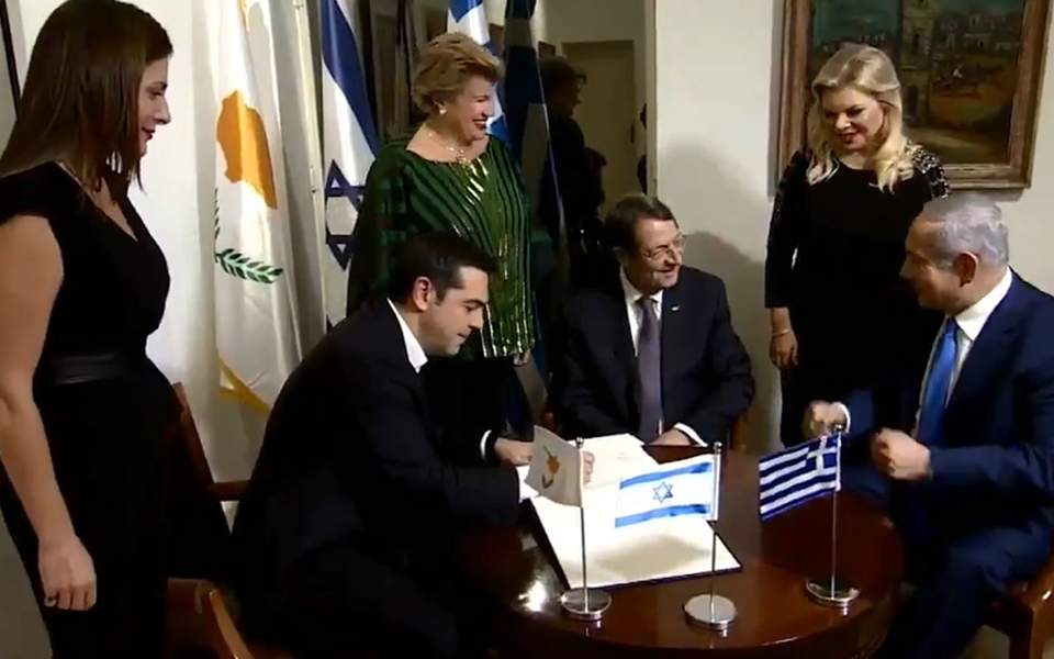 Netanyahu hosts dinner for Tsipras, Anastasiades ahead of trilateral summit