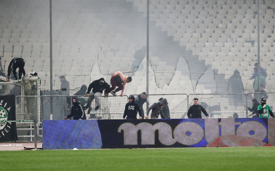 Eight arrested over clashes during Greek soccer derby