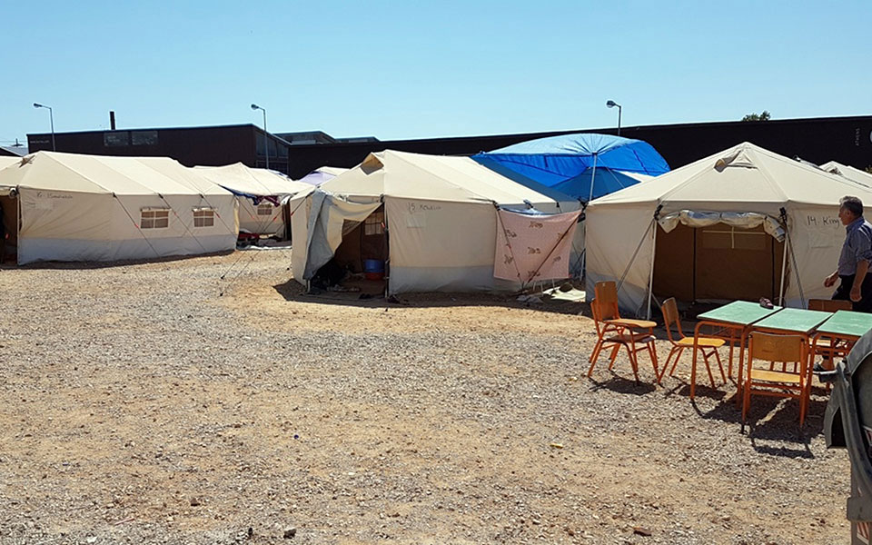Oinofyta refugee camp quarantined after Covid outbreak