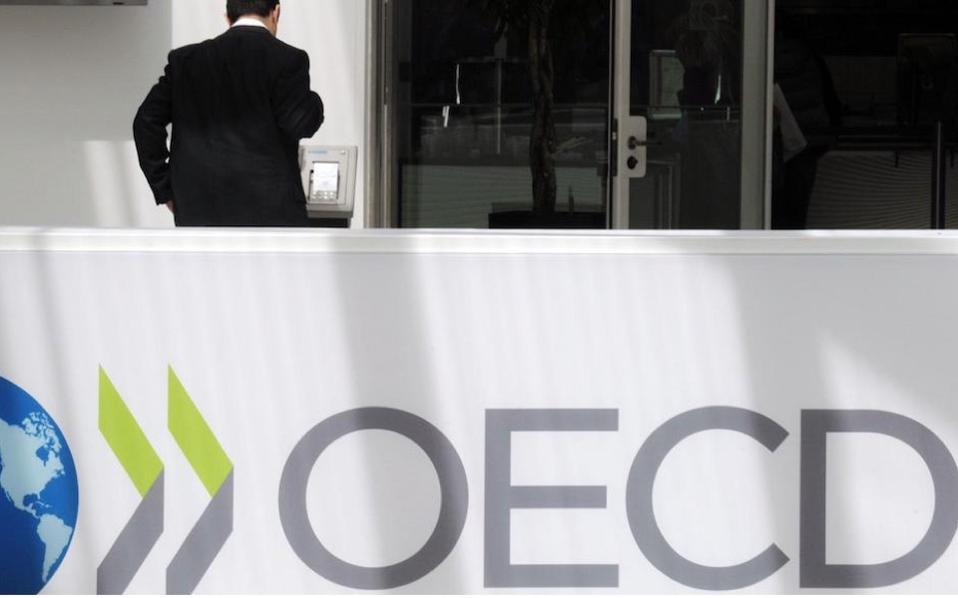 OECD sees Greek economy growing 2 percent this year