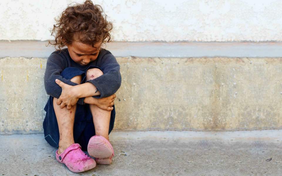 Four in 10 children in Greece at risk of poverty