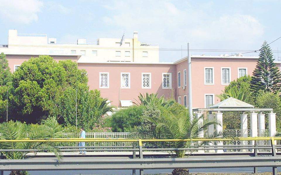 Panteion University shuts down for two days over suspected Covid-19 case