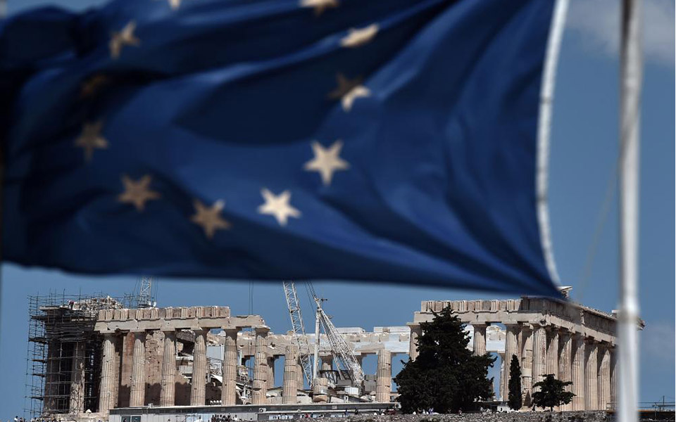 Greece on target to return to markets, exit bailout say lenders