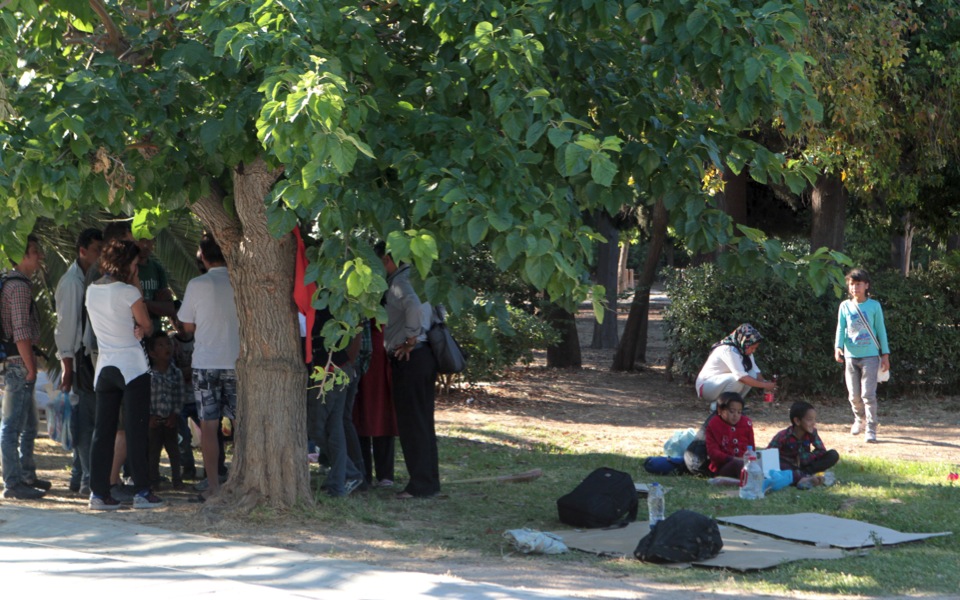 NGOs, local officials to help Syrian refugees camped in Athens park