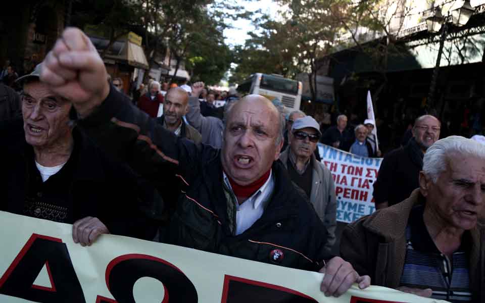 Worries for Greek gov’t and pensioners from court decisions