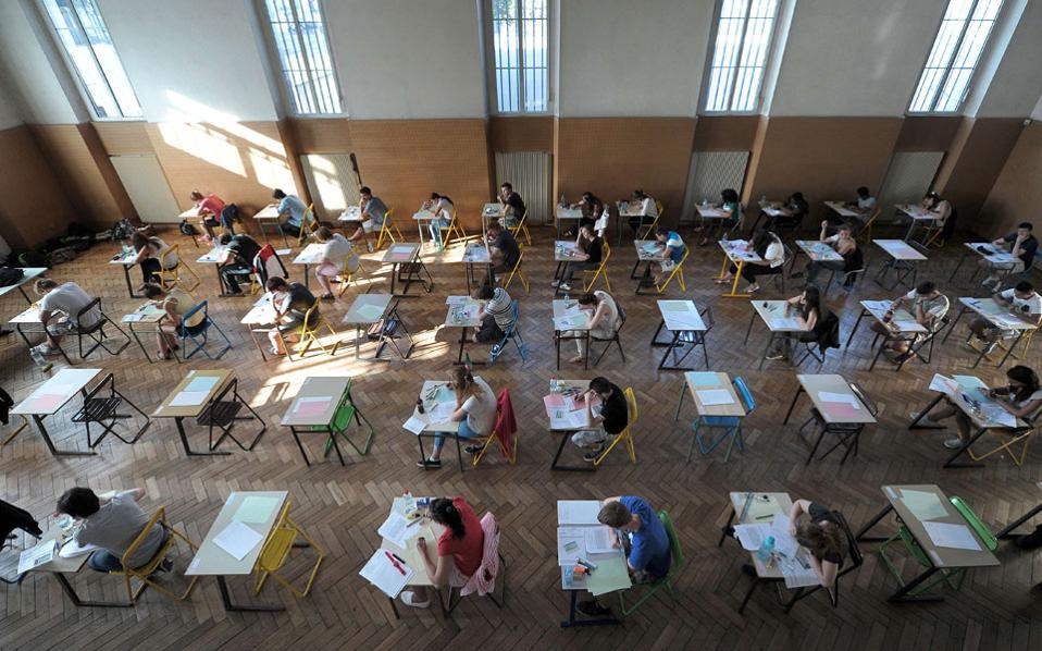 Greek students score below OECD average