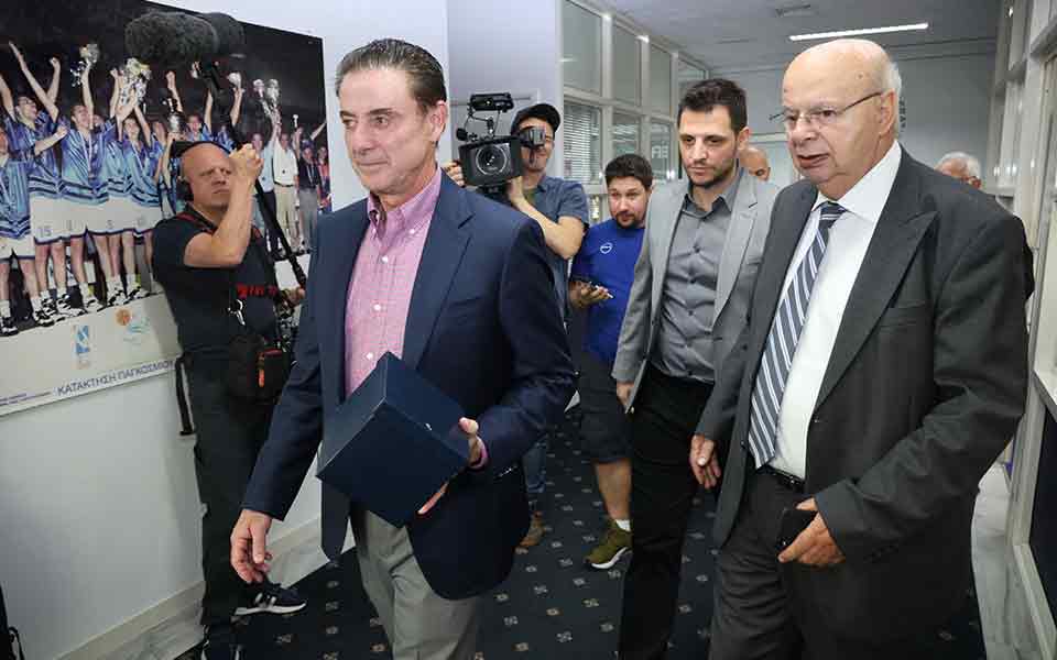 Pitino says can’t wait to coach Greece