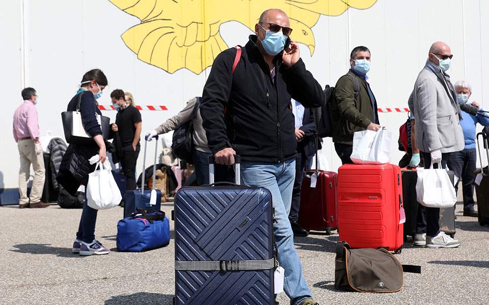 Plan drafted to repatriate Greeks from Italy
