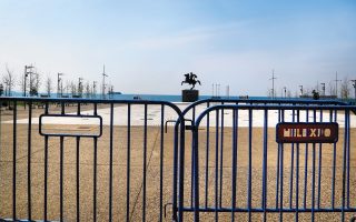 Thessaloniki promenade closed after social distancing rules flouted