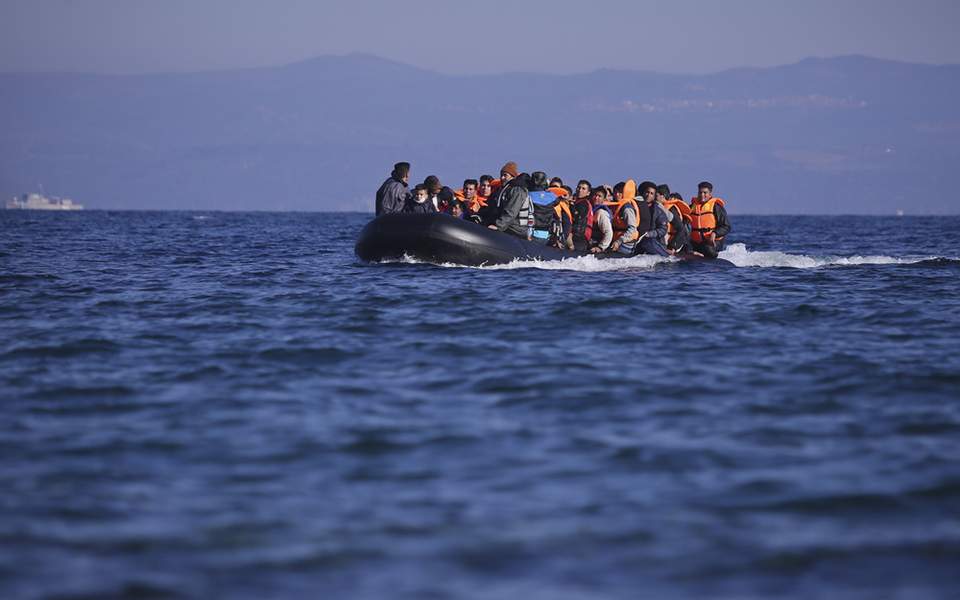 Greece plans floating border barrier to stop migrants