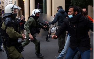 Twenty-one people detained in rally held for jailed terrorist