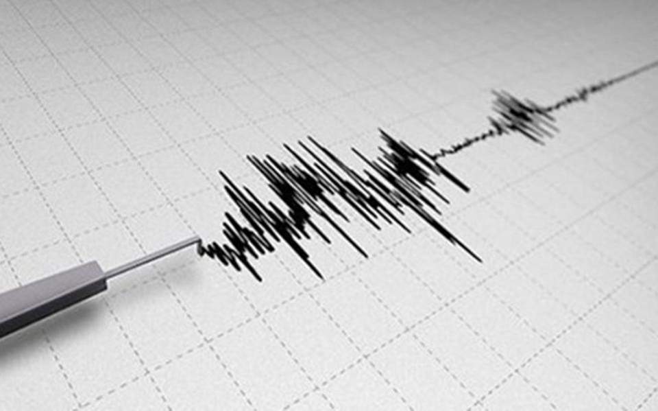 Mild quake hits western Greece