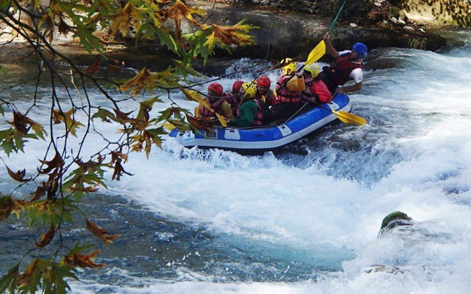 Woman drowns on rafting trip in northern Peloponnese